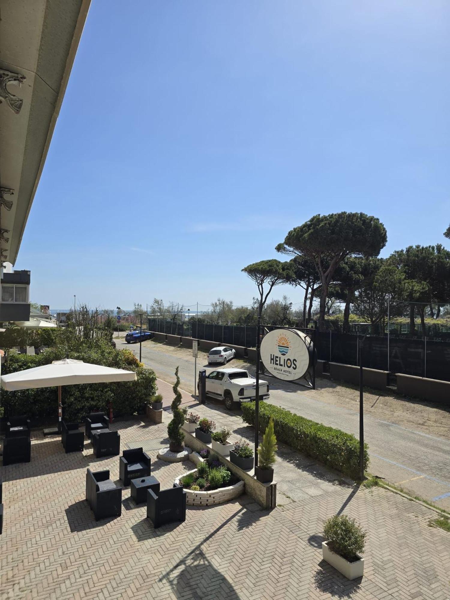 Hotel Helios Beach Milano Marittima Exterior foto