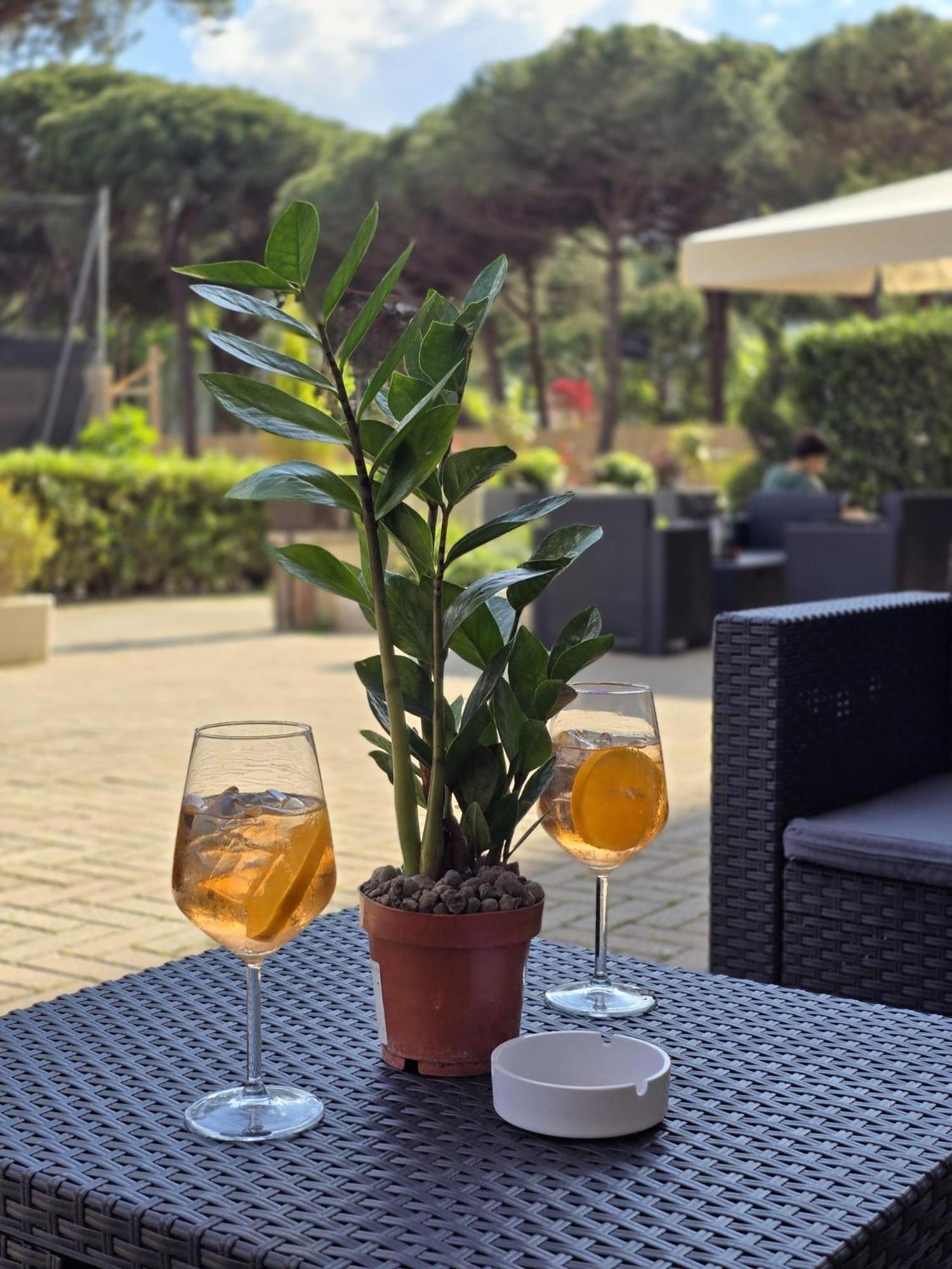 Hotel Helios Beach Milano Marittima Exterior foto