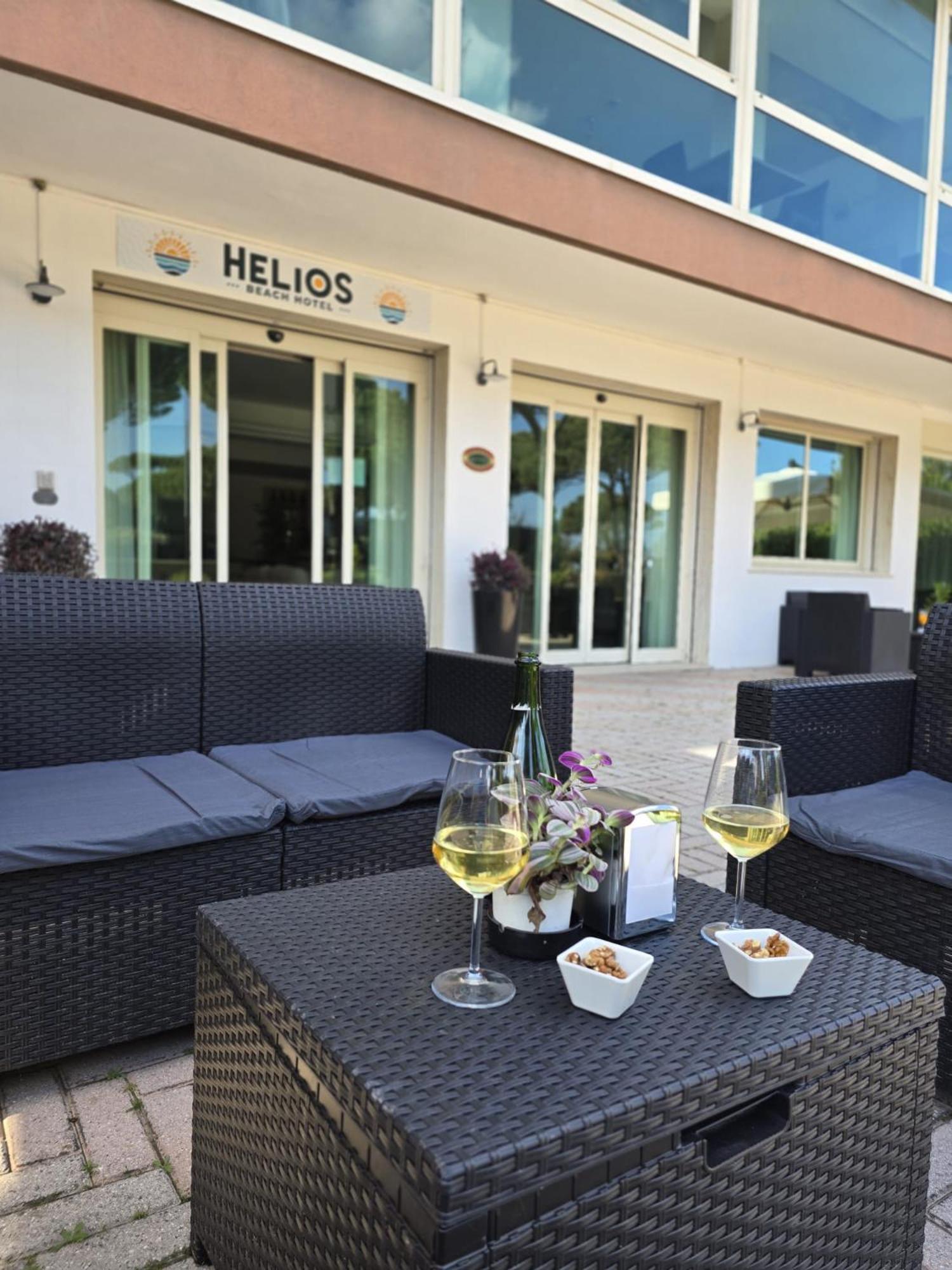 Hotel Helios Beach Milano Marittima Exterior foto
