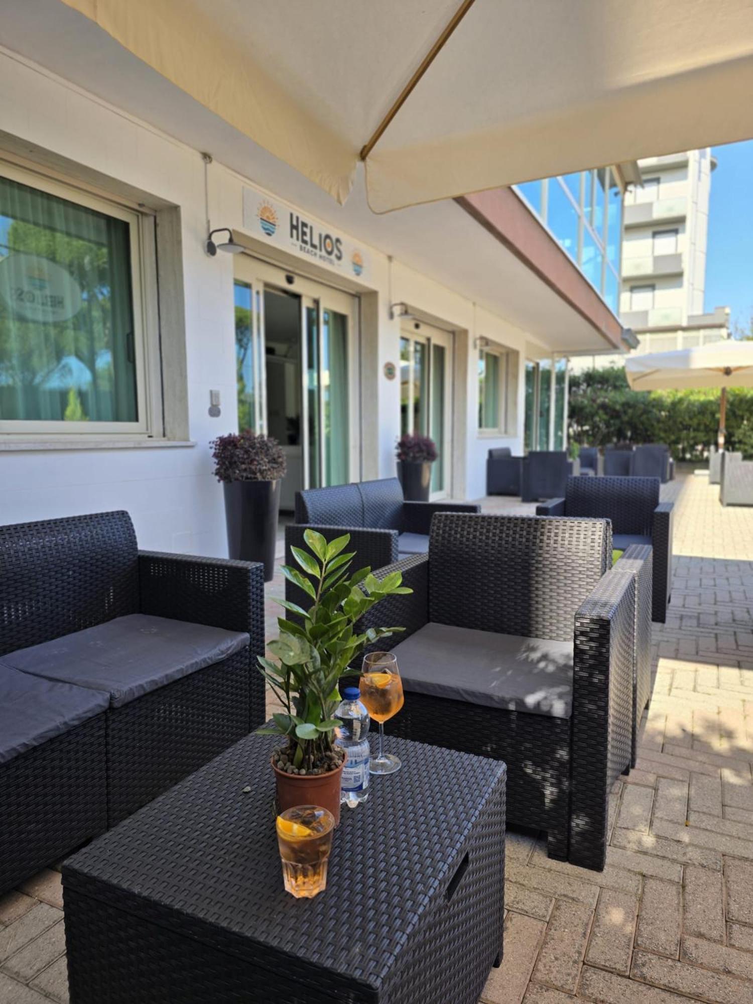 Hotel Helios Beach Milano Marittima Exterior foto
